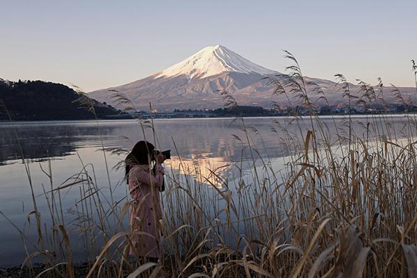 Mastering Natural and Artificial Lighting in Photography